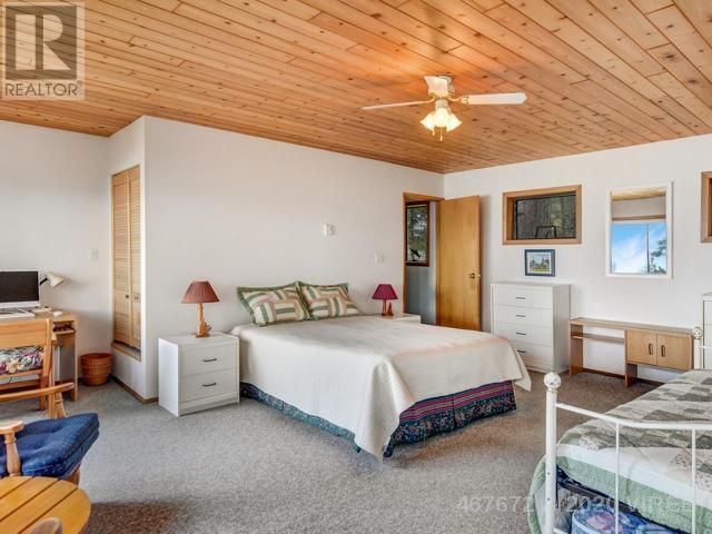 21753421-LargePhoto-31