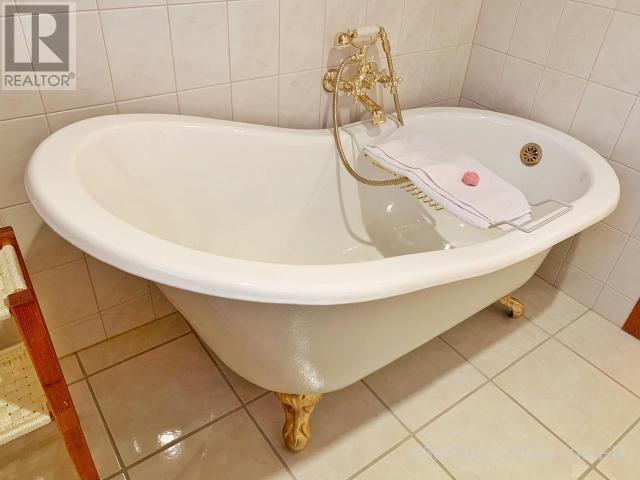 21885184-LargePhoto-17